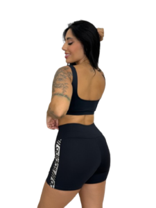 Conforto, estilo e liberdade em cada movimento. A moda fitness que te acompanha dentro e fora da academia.